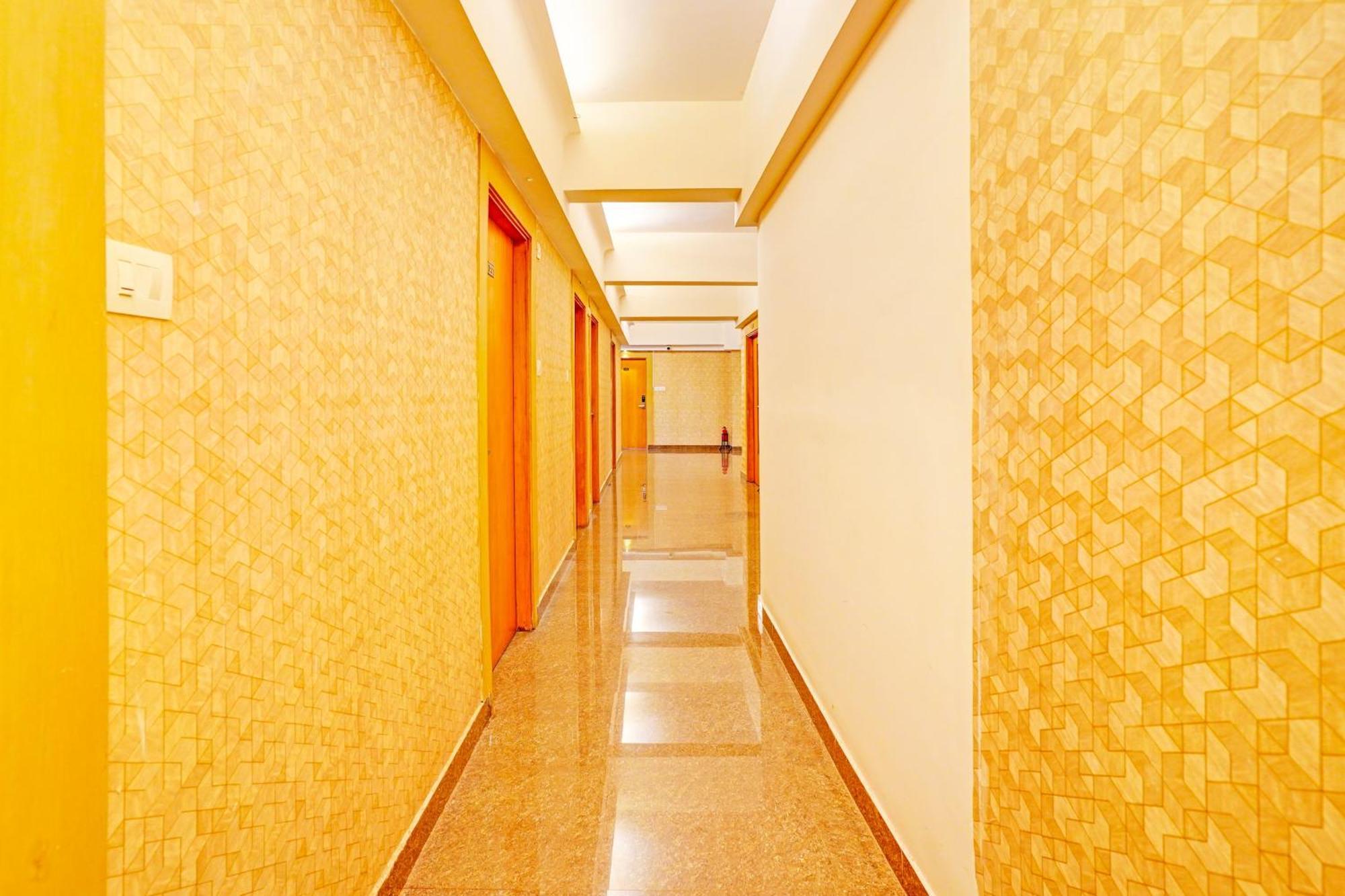 Super Townhouse Oak Electronic City Formerly Hotel Trubell Kammasandra Екстериор снимка