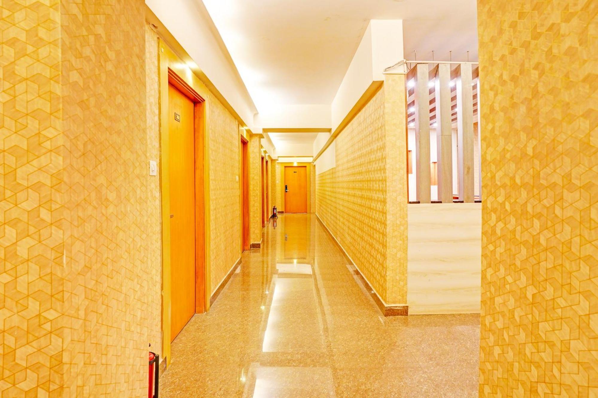Super Townhouse Oak Electronic City Formerly Hotel Trubell Kammasandra Екстериор снимка